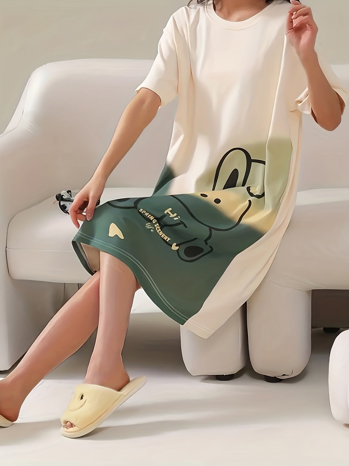 Camisón casual para mujer con estampado de oso de dibujos animados, mangas cortas, longitud media, mezcla de poliéster