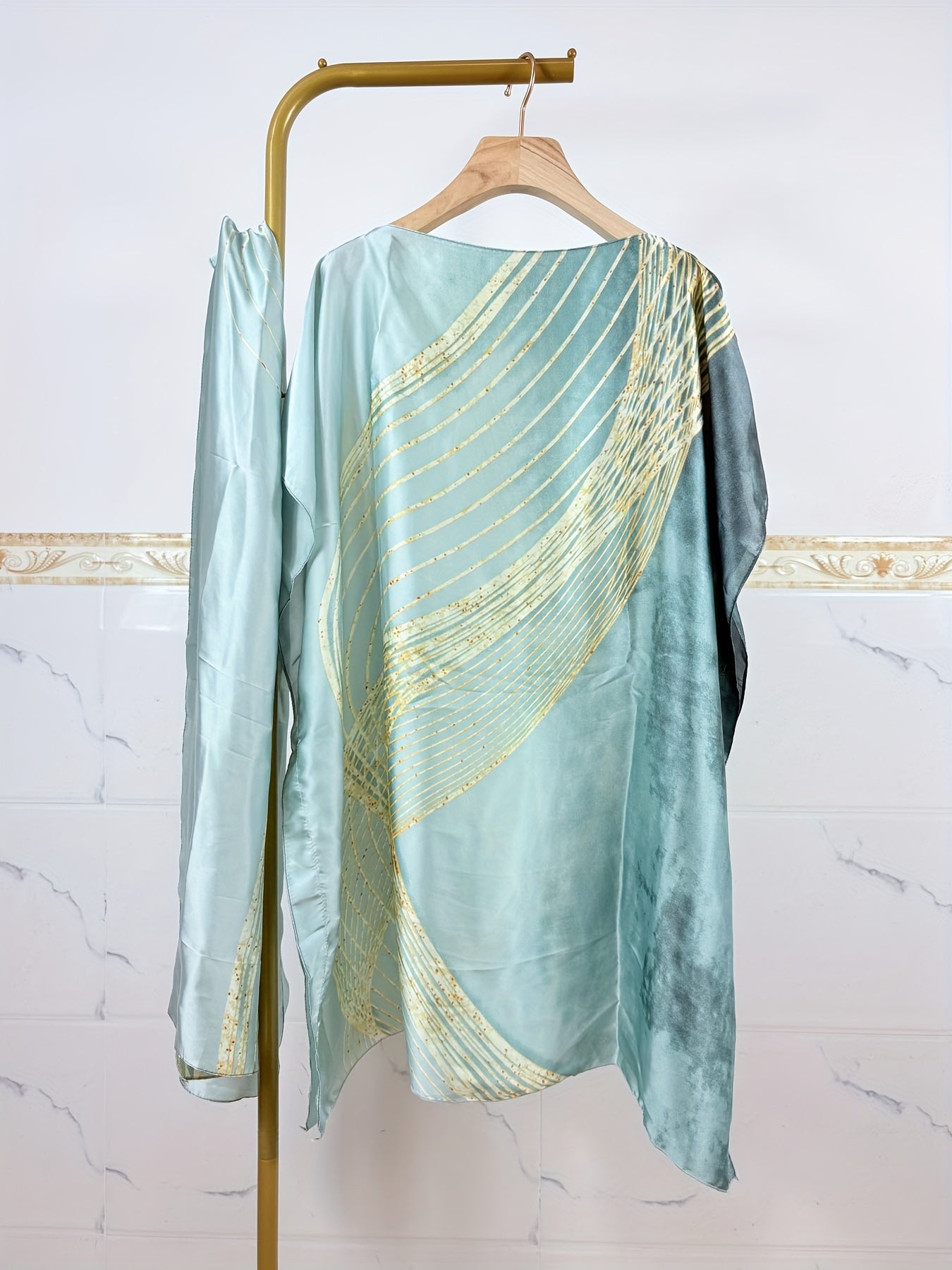 Plus o'lcham ayollar uchun bohemiy gul bosma shifondress polyester batwing qollari