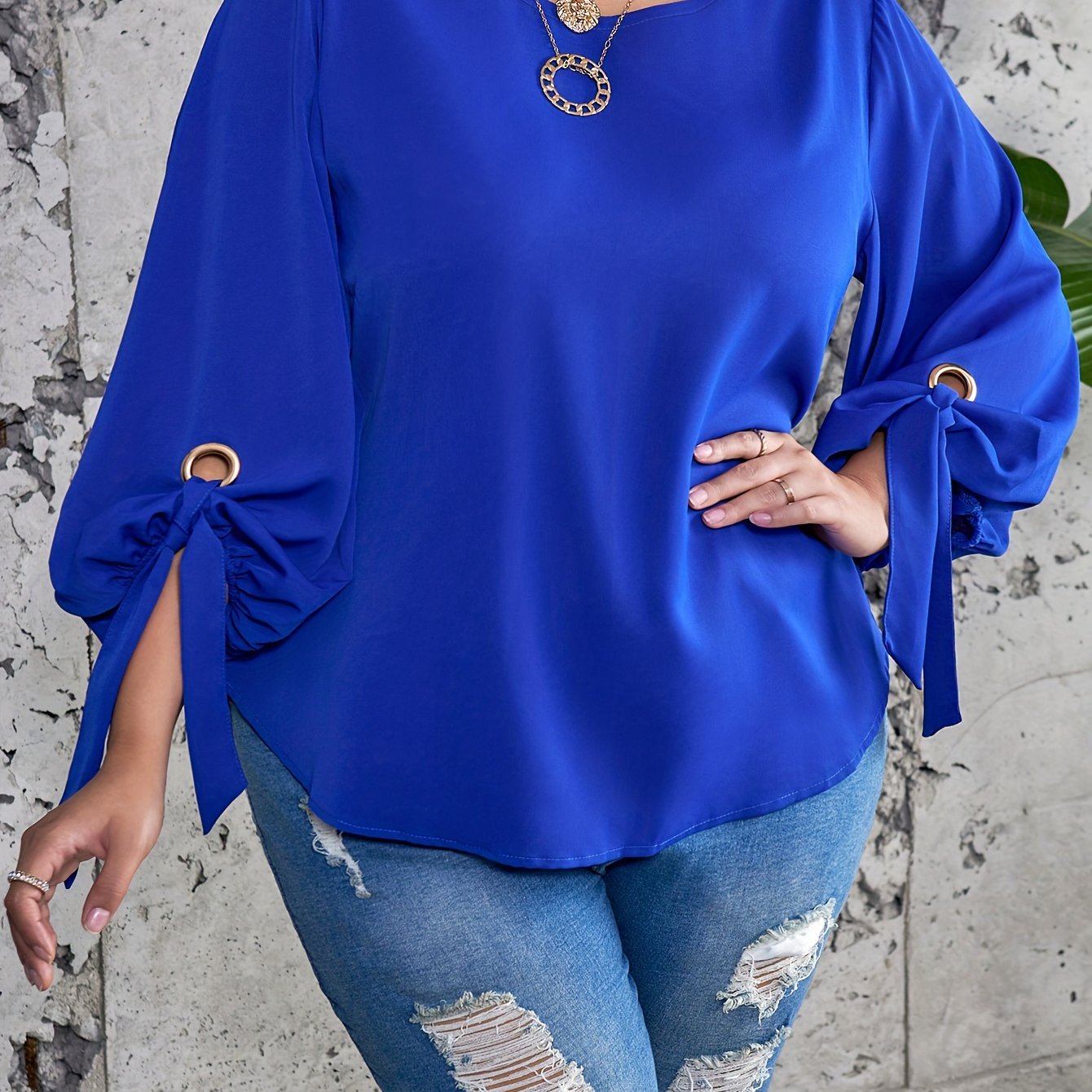 Plus Size Women's Casual Top with Solid Colors Lantern Sleeves Round Neck