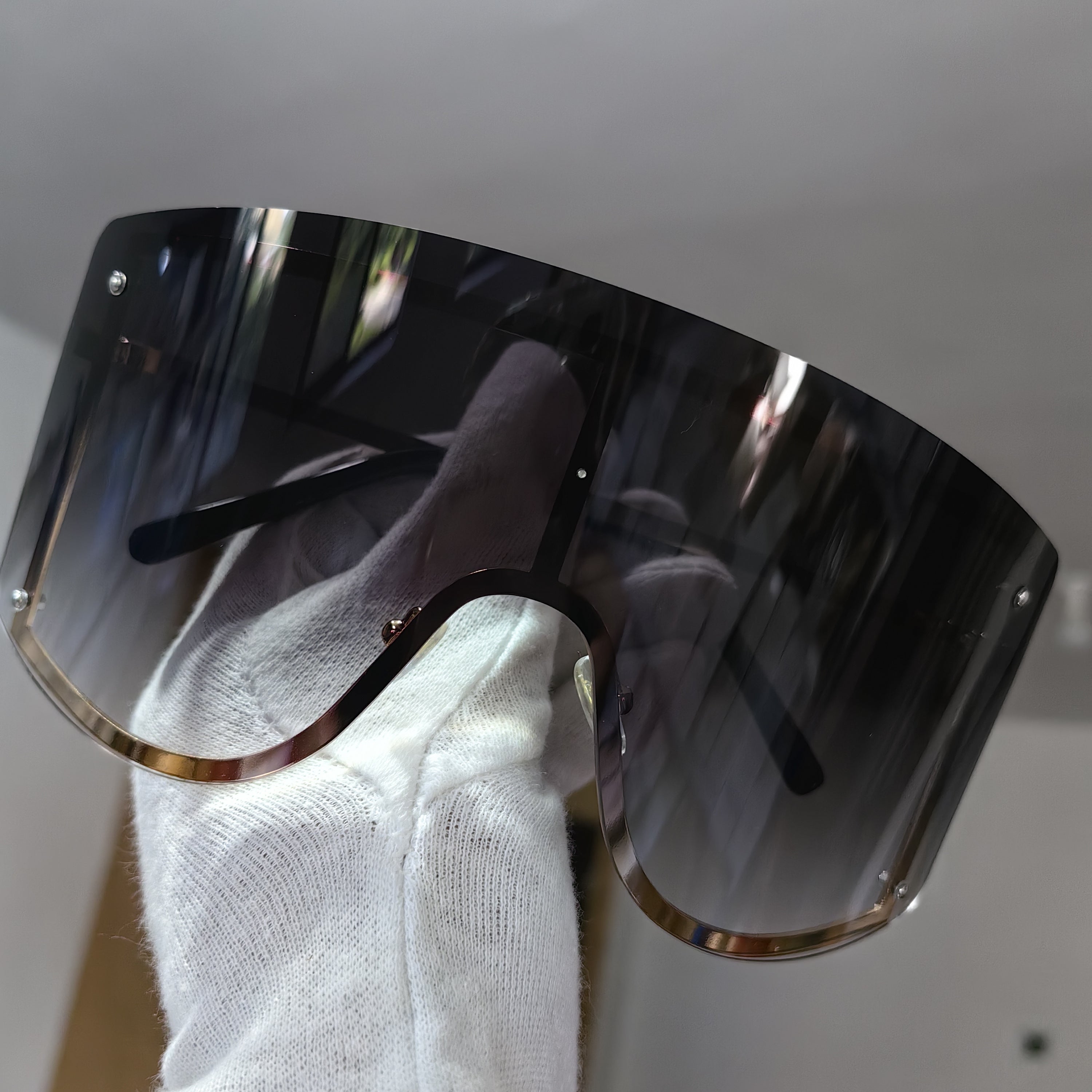 Large Unisex Sunglasses with Anti-Glare Gradient Shield for Summer Beach Parties