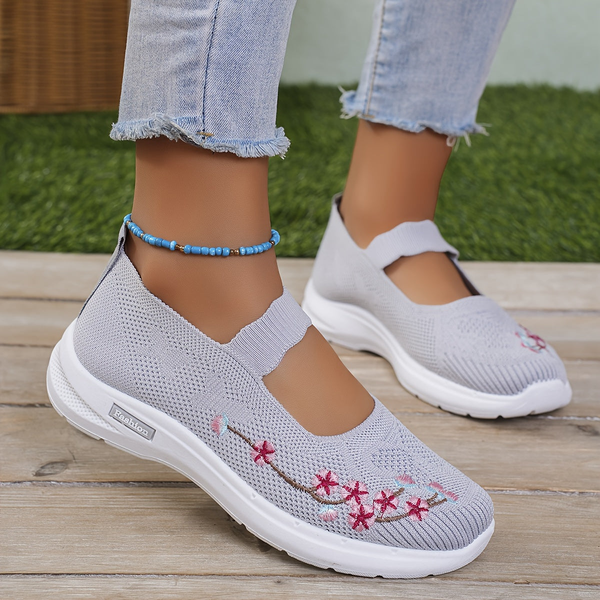 Women's Embroidered Casual Sports Shoes Breathable Lightweight Walking Sneakers