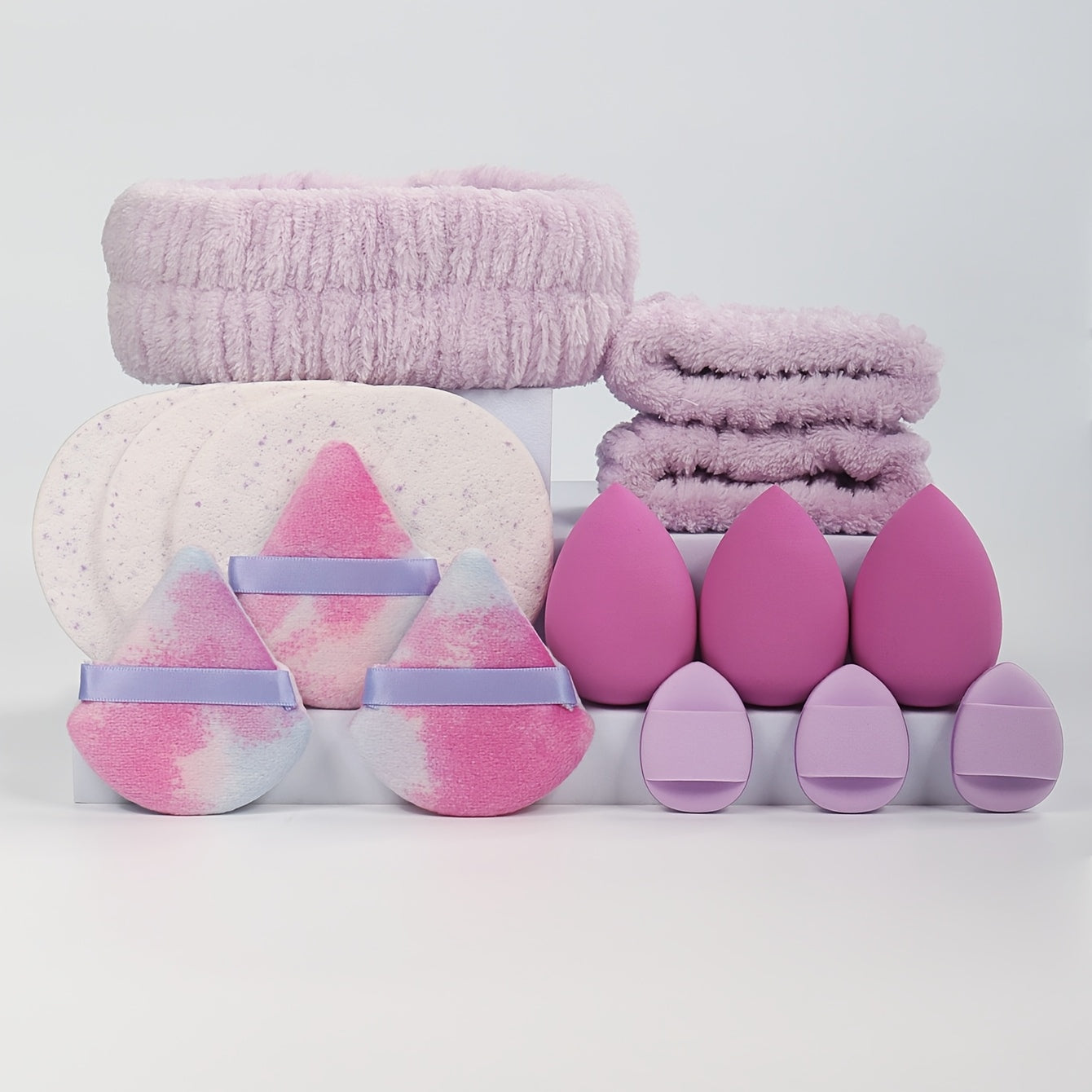 15-ta bo'lakli makiyaj asboblari to'plami, gubkalar, puflar, yuz yuvish gubkalari va aksessuarlar bilan