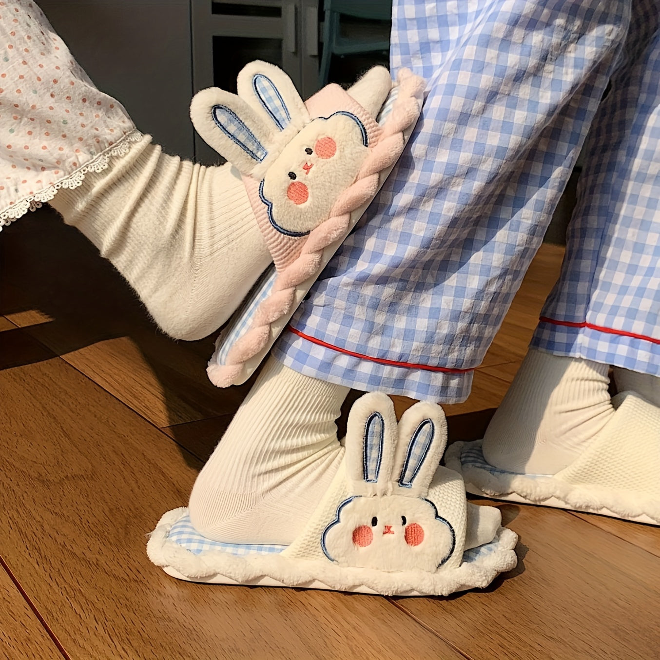 Ayollar uchun 3D quyon slip-on shlyapki, Linen House ichki non-slip EVA tufli