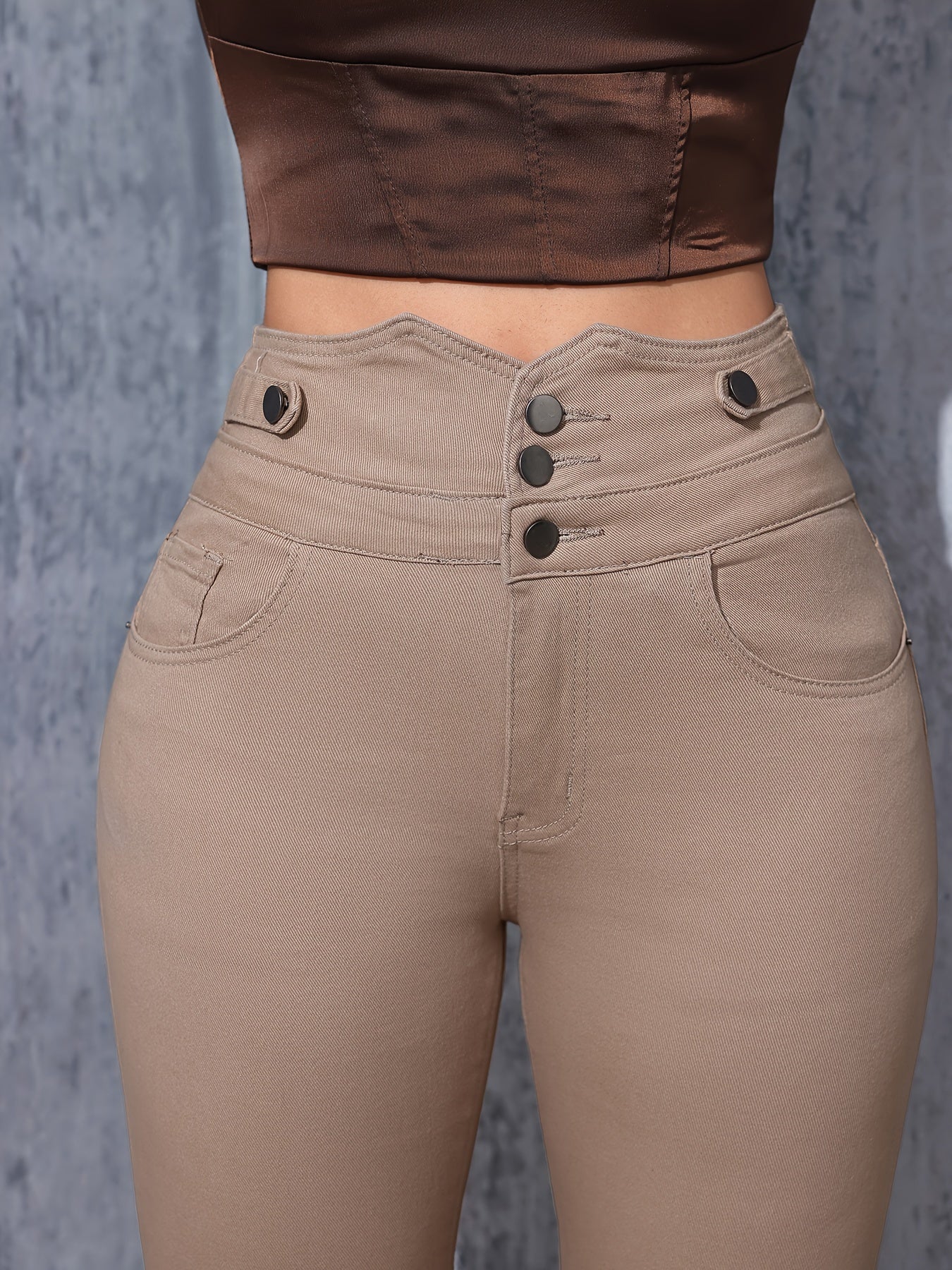 Women's High-Waist Skinny Jeans with Raw Hem and Decorative Buttons in Stretch Denim