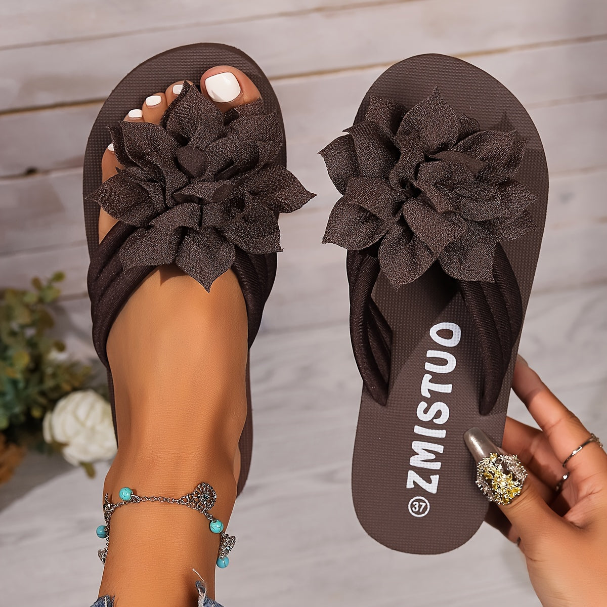 Women's Brown Floral Flat Sandals Lightweight Non-Slip Summer Beach Shoes