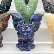 Uy bezaklari va ofis stol aksessuarlari uchun tabiiy kristall gargoyle haykali