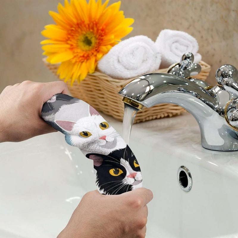 Cat-Themed Soft Bath Towel Quick Dry Lightweight Machine Washable 45x66 cm