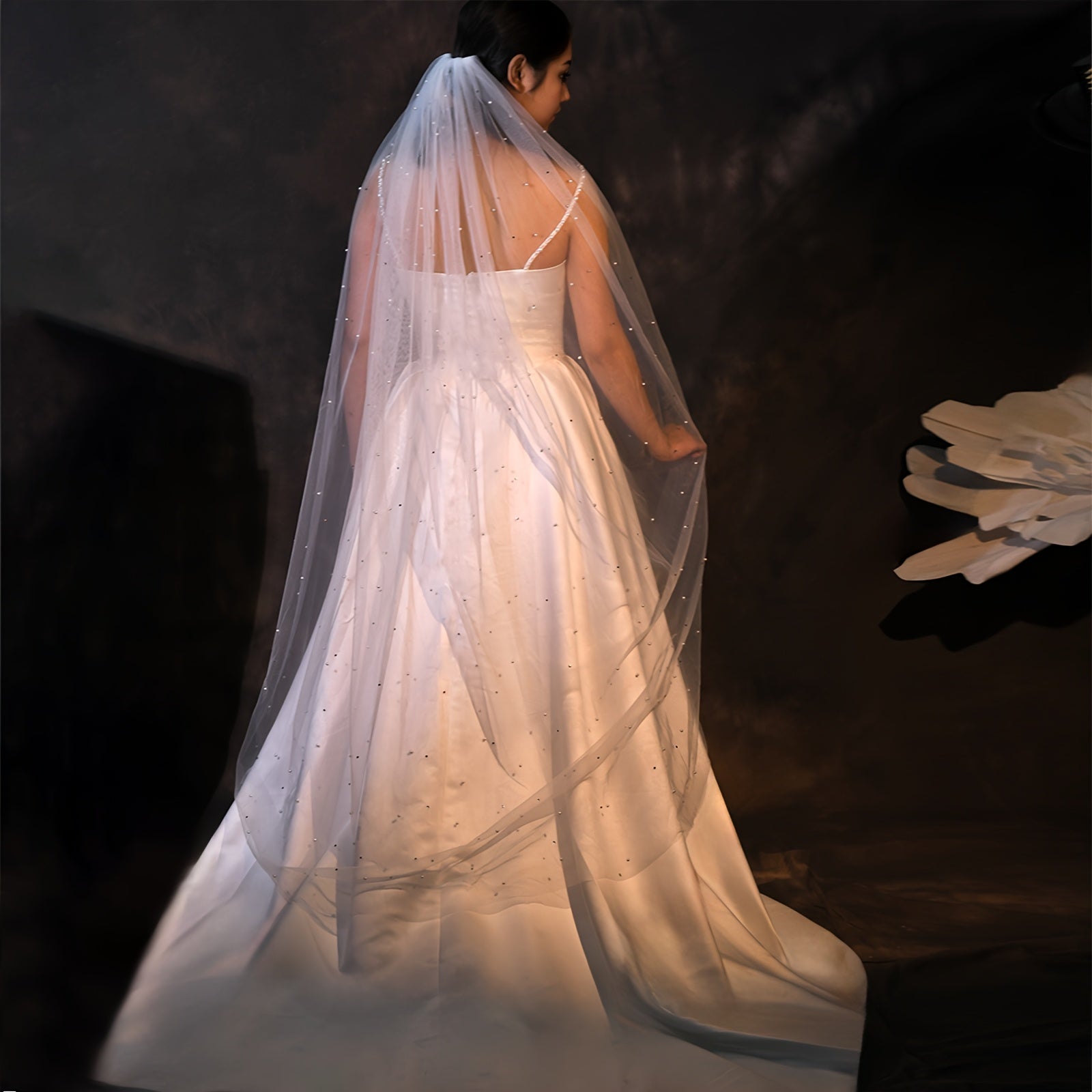 Bridal Veil with Faux Pearls Rhinestones Waltz Style Wedding Accessory for Women