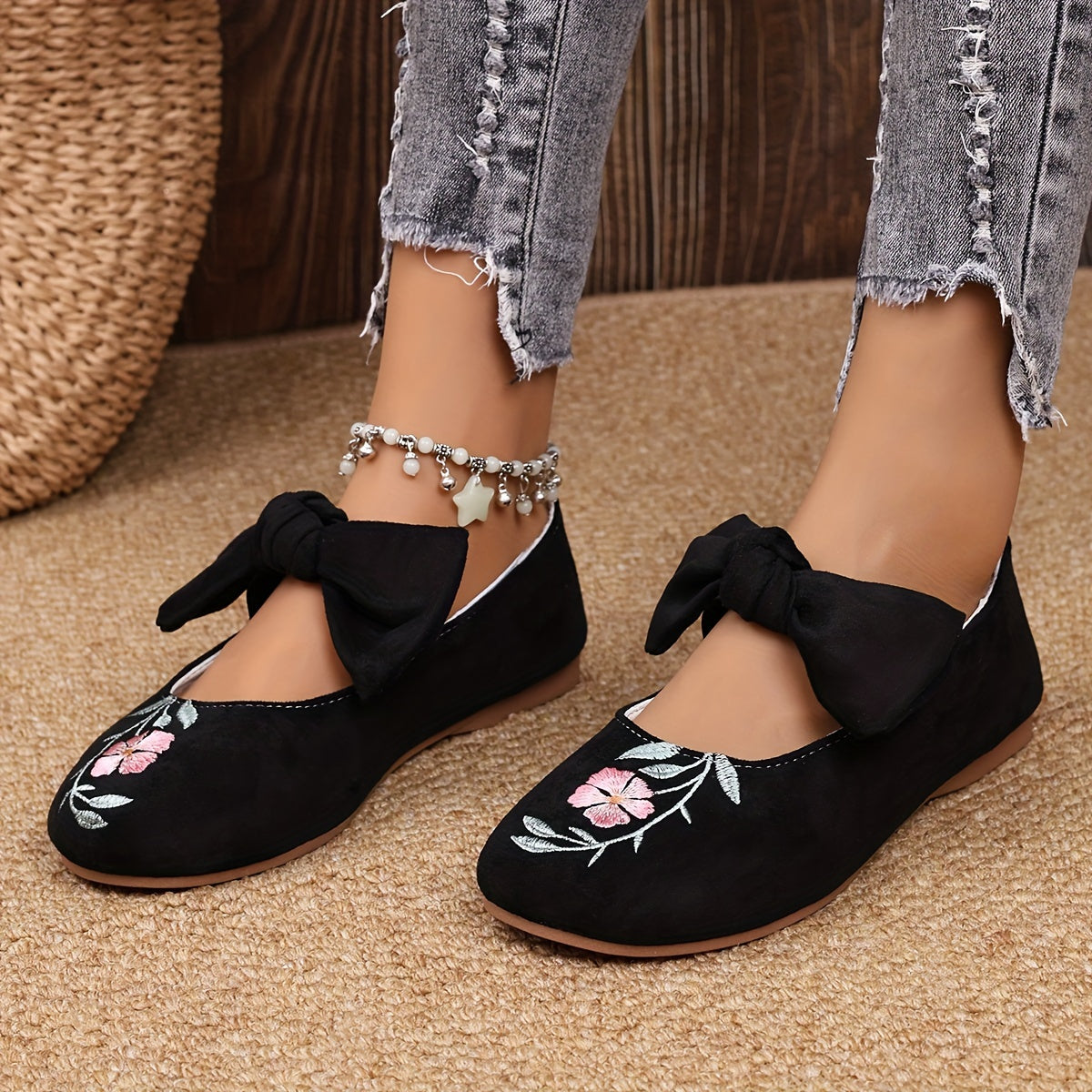 Women's Floral Embroidered Mary Jane Flats Comfortable Soft Sole Slip-On Shoes