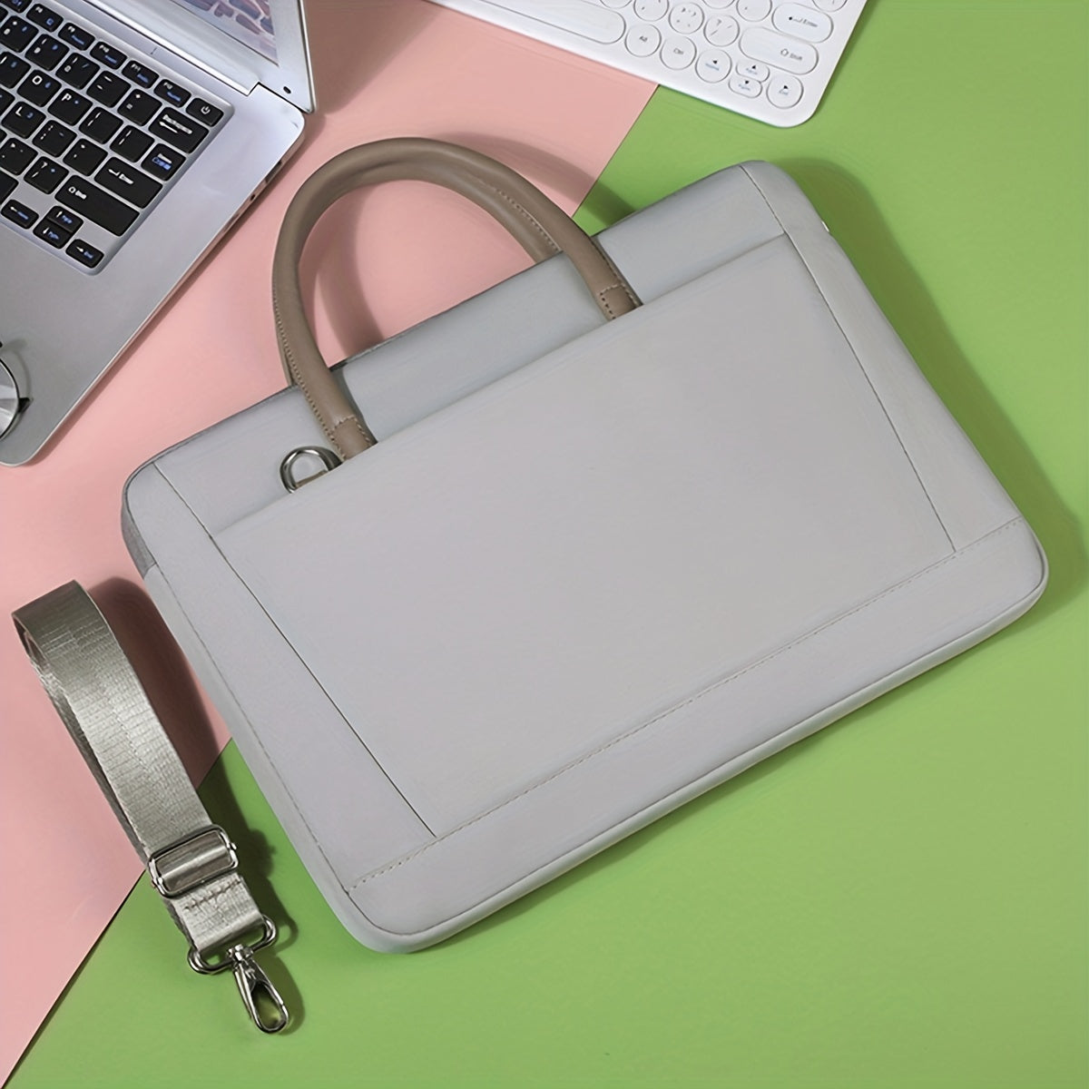 Bolsa de nylon resistente al agua para portátil con correa ajustable para escuela, oficina y uso diario