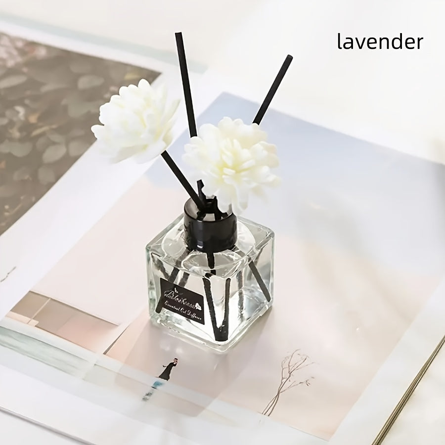 Элегантный белый цветочный диффузор с черными палочками, универсальный освежитель воздуха для ванной, спальни, автомобиля и использования на улице. Объем 1 л, стеклянный контейнер, интерьерная эстетика.