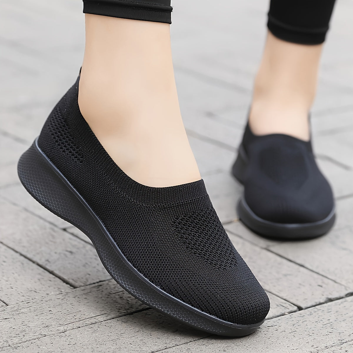 Women's Mesh Sneakers Breathable Lightweight Slip-On Walking Shoes