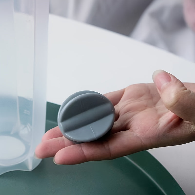 Leak Proof Protein Shaker Bottle 700ml BPA Free Portable Easy to Clean for Gym Fitness Sports