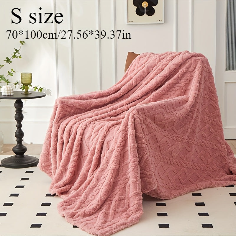 Coral Fleece Blanket with Diamond Pattern Ultra-Soft Warm Lightweight Polyester for Bed Sofa Travel