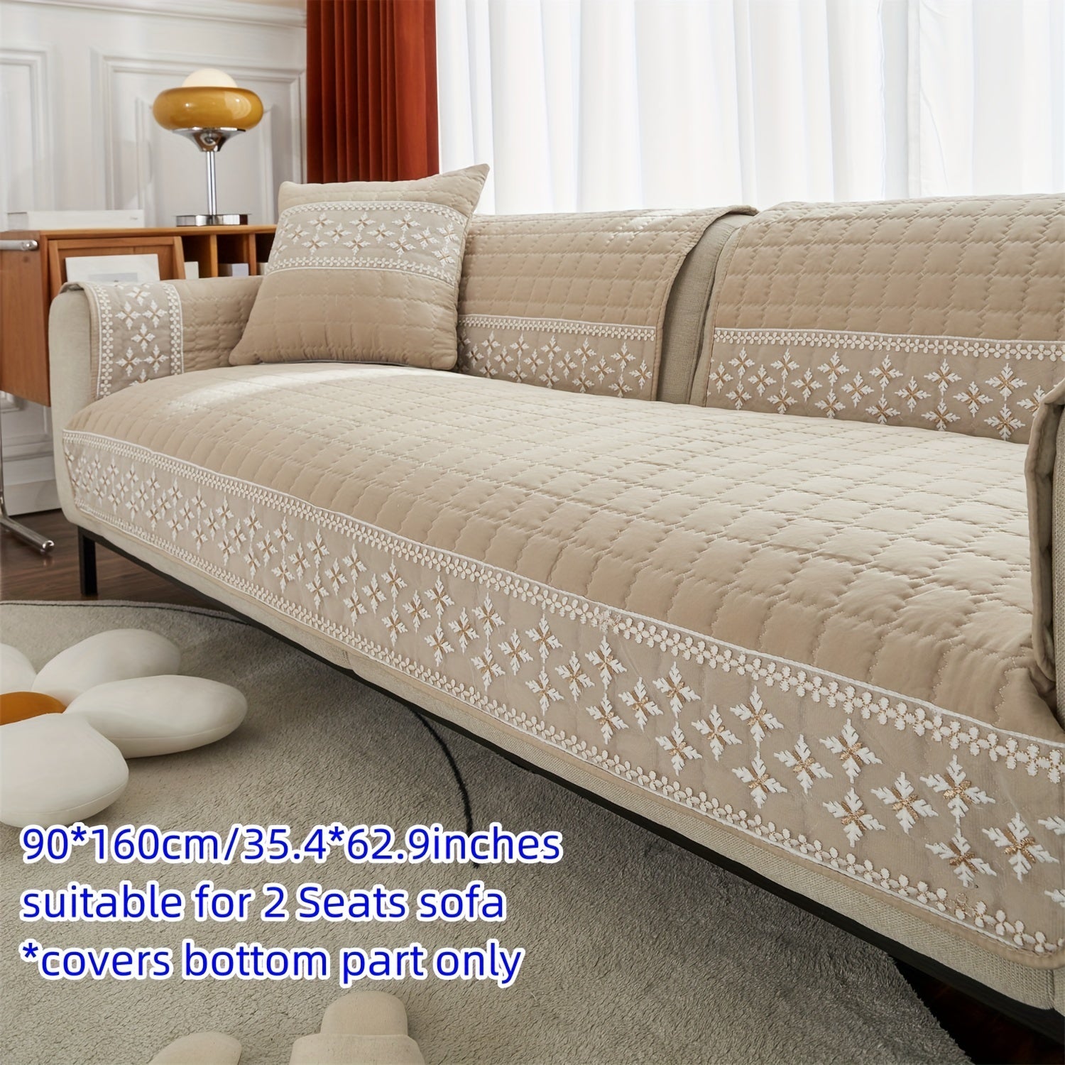 Серый бархатный чехол для дивана с вафельной текстурой и кружевными деталями, нескользящий и дружелюбный к домашним животным. Подходит для диванов на 1-4 места, можно стирать в машине.