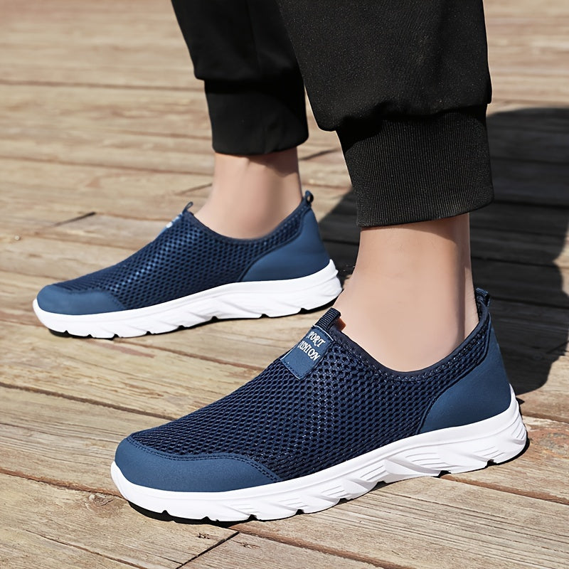 Men's Breathable Mesh Slip-On Shoes for Outdoor Casual Activities in Spring and Summer