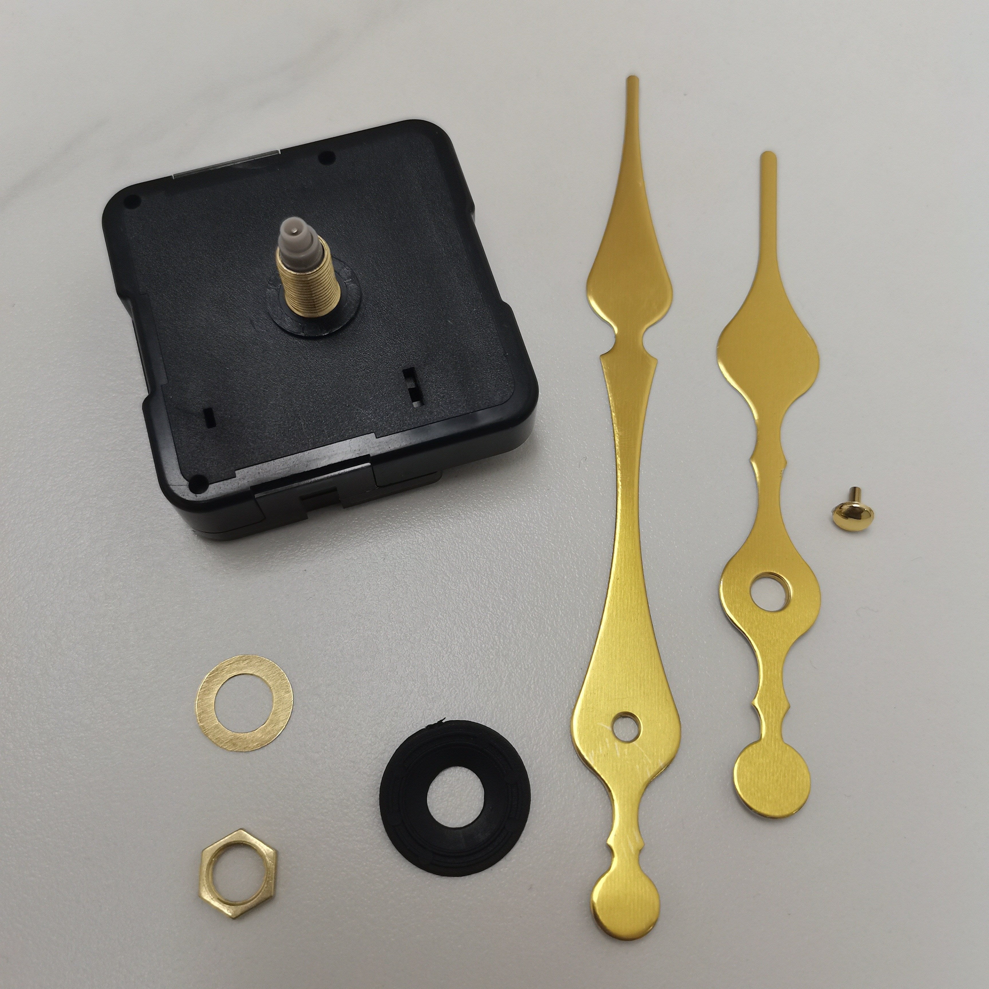 DIY Quartz Clock Kit with Metal and Plastic Parts for Home Decoration and DIY Projects