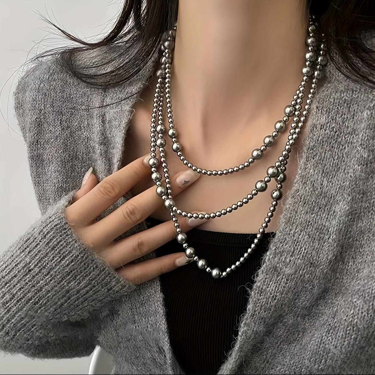 Sovgʻa va ko‘p qatlamli uslub uchun uzun 1.8m qatlamli taqinchoq, tilla va bo‘yoqli bo‘laklar bilan