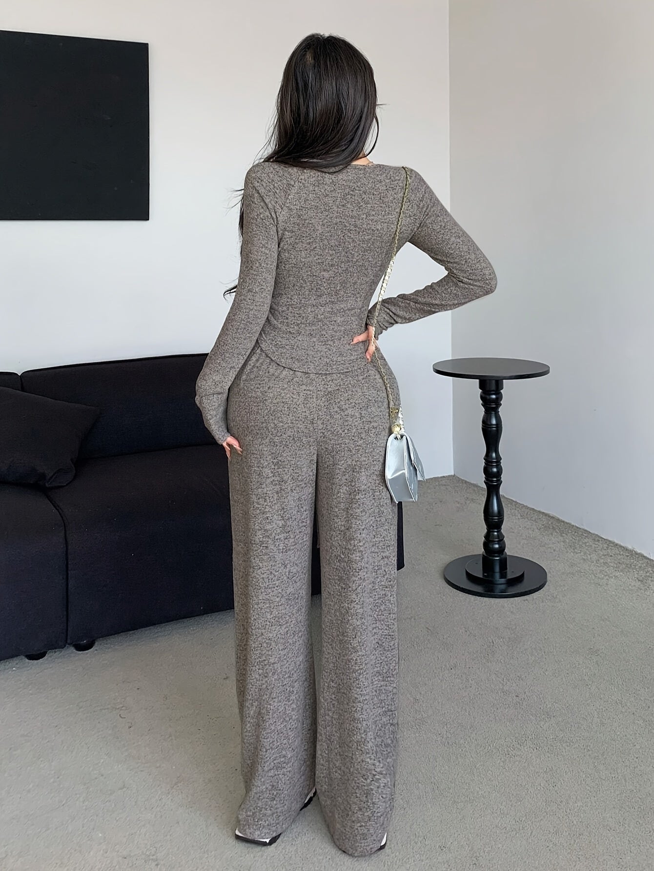 Conjunto de ropa de descanso de mujer de manga larga de otoño e invierno, camiseta de cuello redondo de poliéster y pantalones de corte holgado