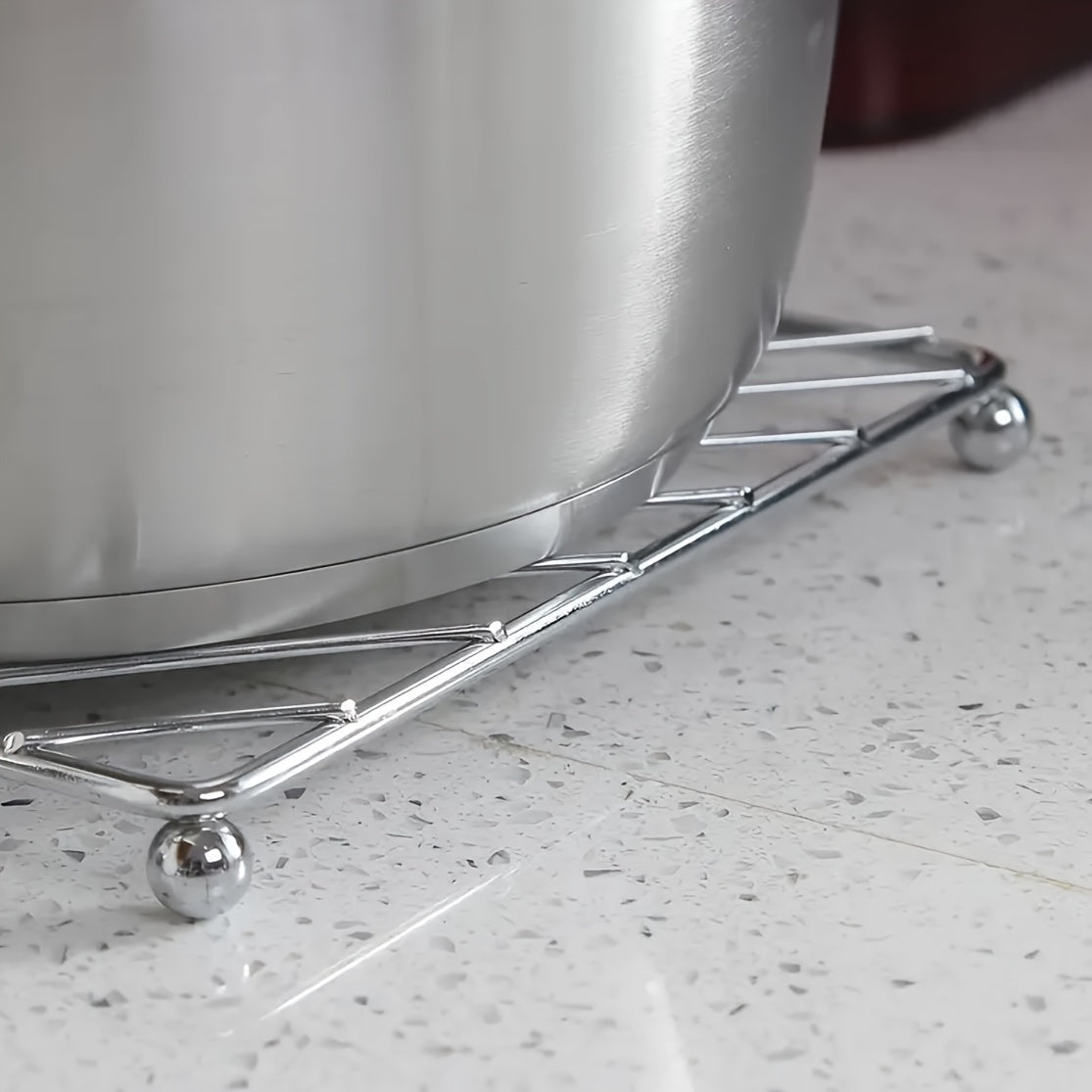 Stainless steel pot mat va coaster to'plami oshxona va restoran uchun, sirpanmaydigan va oson tozalanadigan.