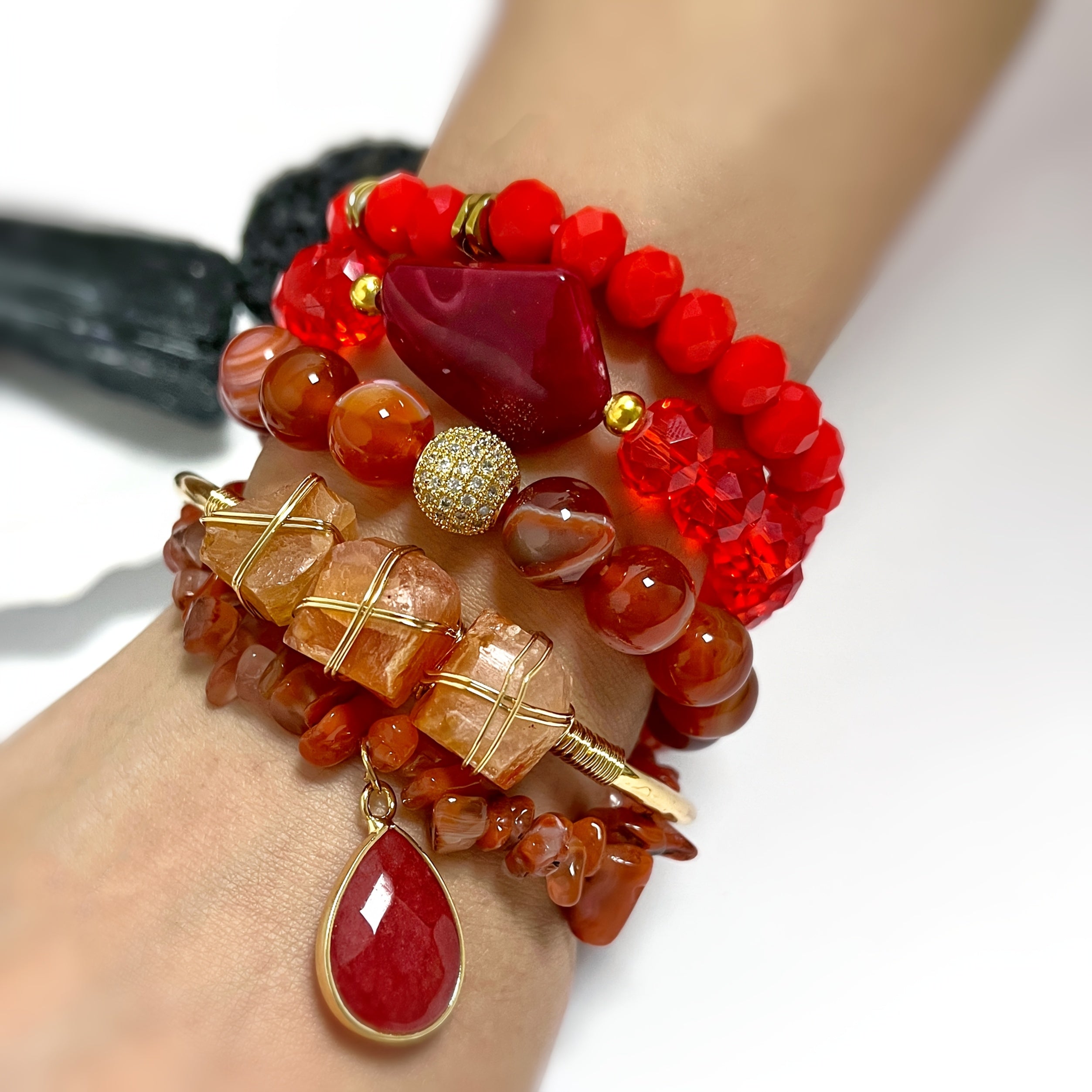 Bohem uslubi 5-dona qimmatbaho toshlar bilaguzuk to'plami, kundalik kiyish va partiyalar uchun mukammal, turli ranglarda mavjud, uniseks zargarlik tanlovi