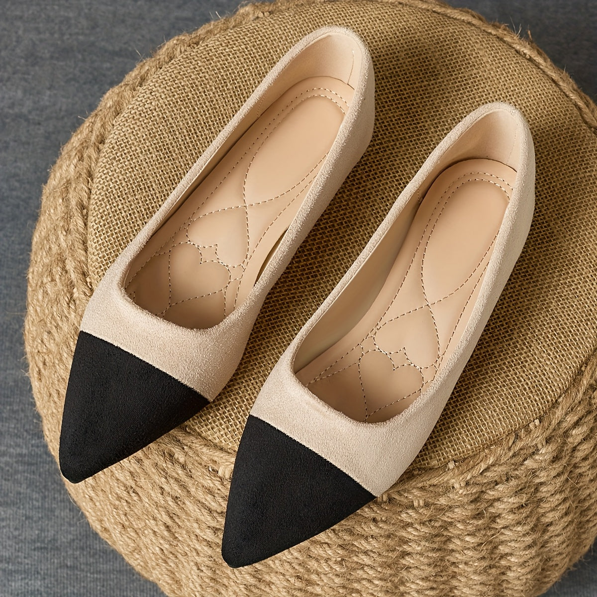 Ayollar uchun slip-on, pointed toe, yupqa poyabzal, bej va qora rangda, ikki rangli, yengil, kundalik ish poyabzali