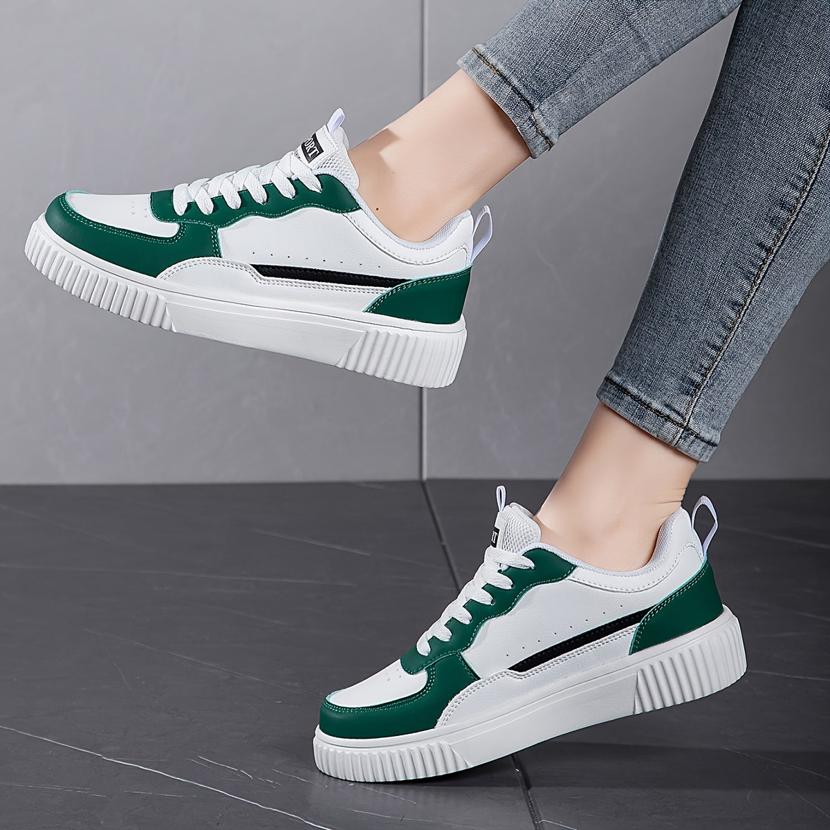 Women's Casual Sneakers Durable EVA Sole Low-Top Lace-Up Running Shoes