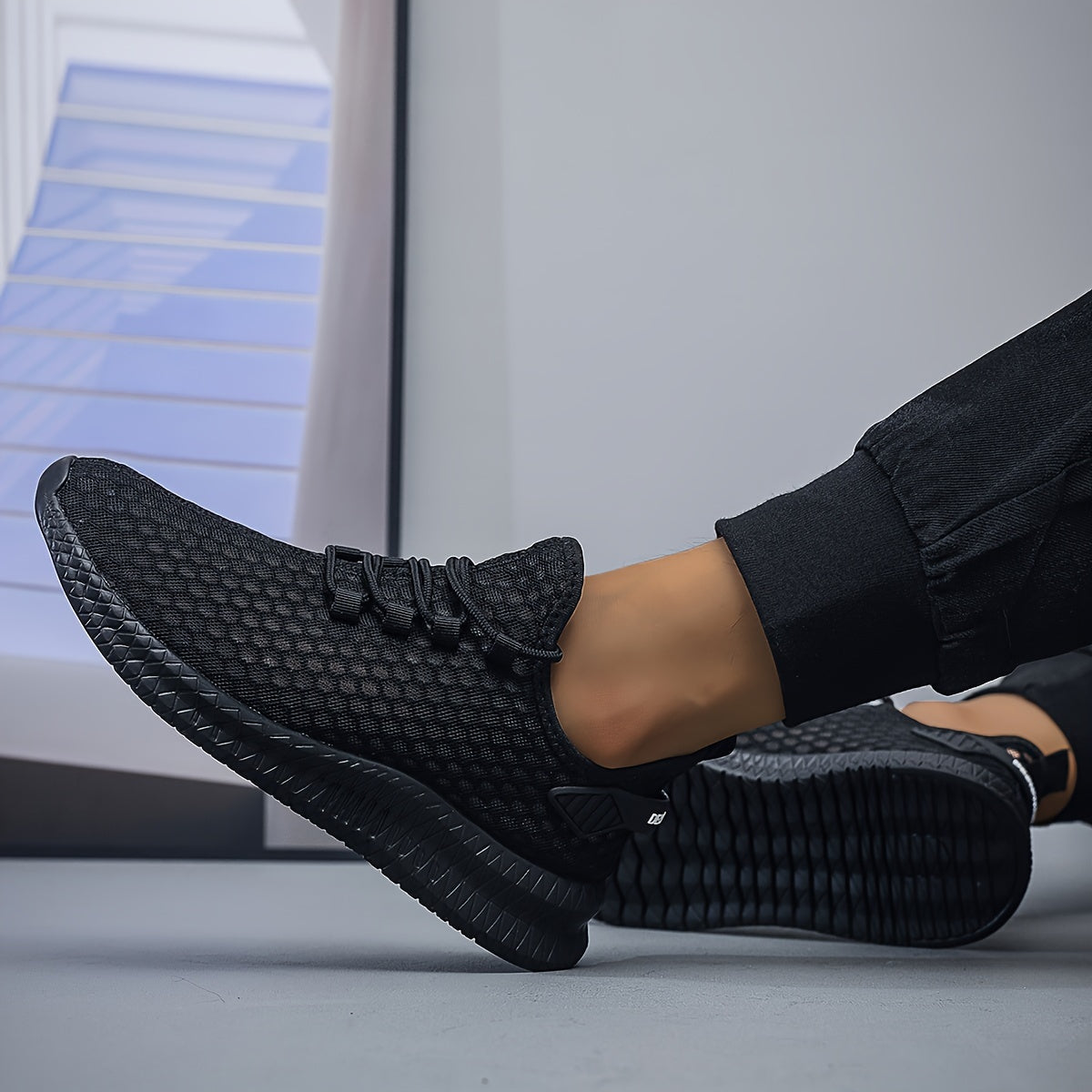 Men's Mesh Slip-On Running Shoes for Outdoor Workouts Lightweight Casual Sneakers