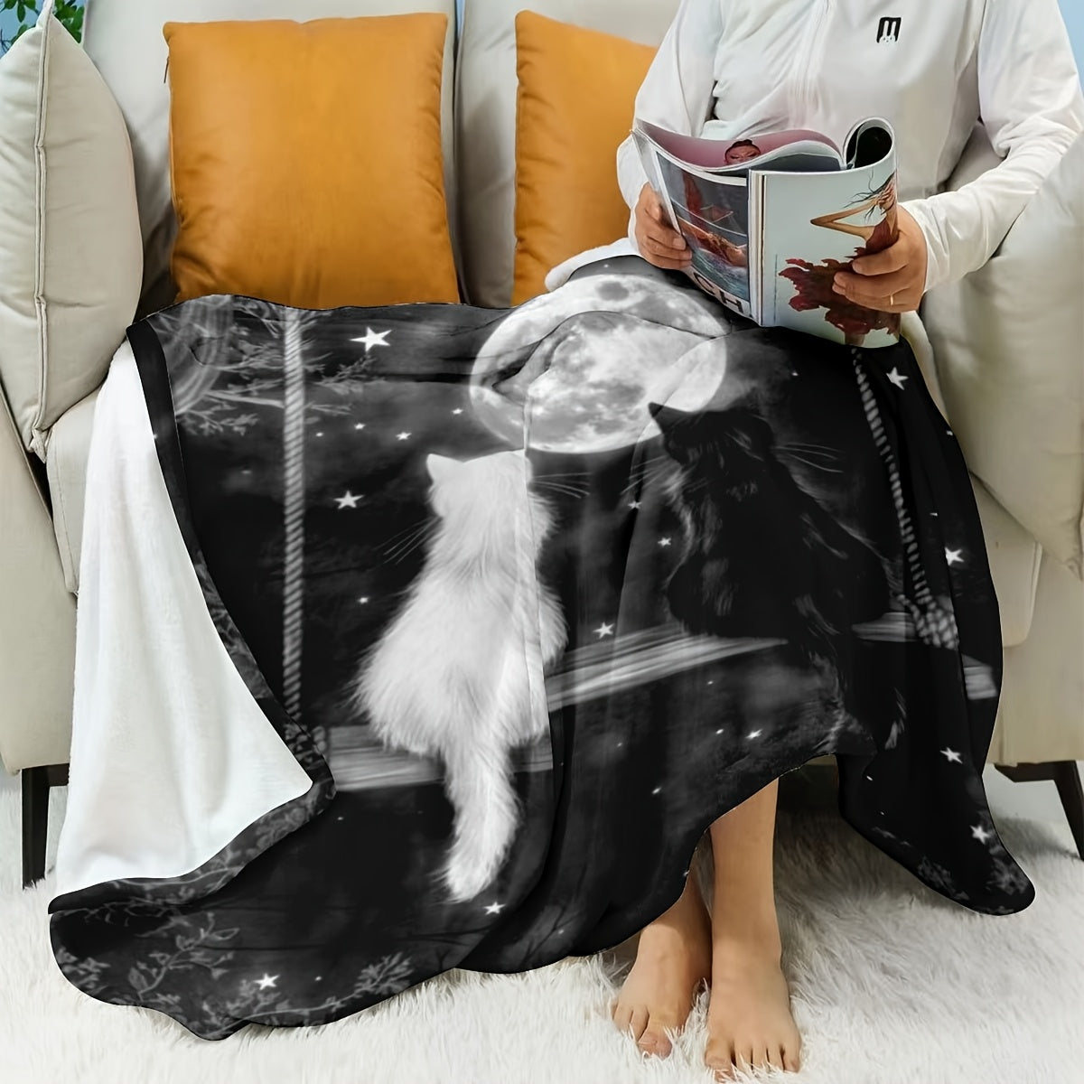Black and White Cat Couple Throw Blanket Soft Velvet Stain-Resistant for Couch Bed Office