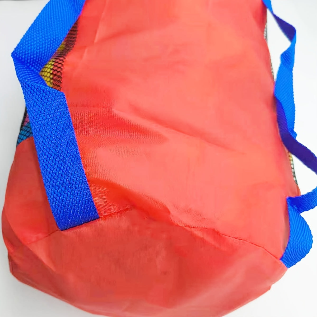 Qizil Tarmoqli Saqlash Ruksak, Havo O'tkazuvchi Matodan - Plyaj O'yinchoqlari uchun Quvvatli Yengil Sayohat Tashkiliy, Tortish Qopqog'i bilan va Qum Qazish Asboblari uchun Saqlashni O'z ichiga Oladi, Tashqi O'yin Zaruriyatlari uchun Mukammal.