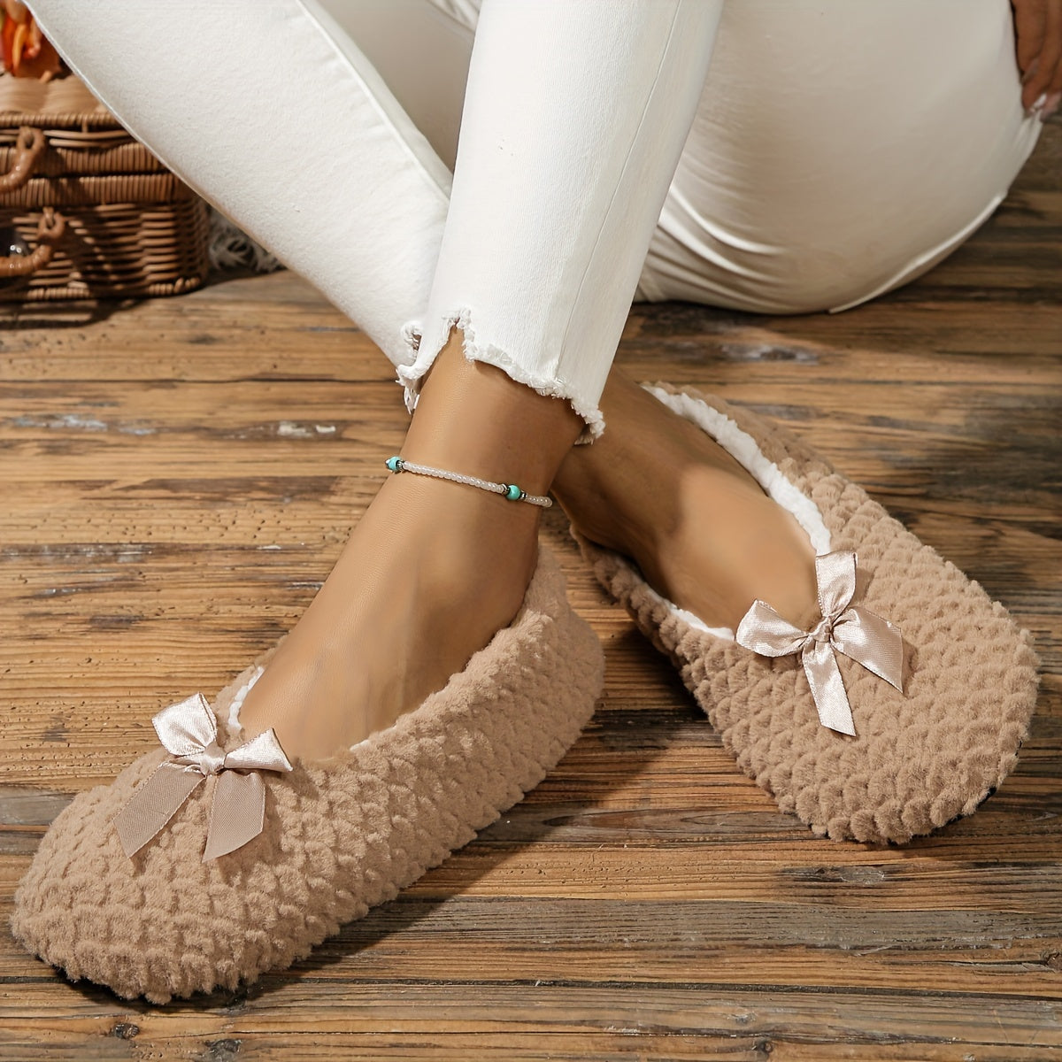 Women's Warm Slippers Soft Plush Fuzzy Non-slip Flat Shoes