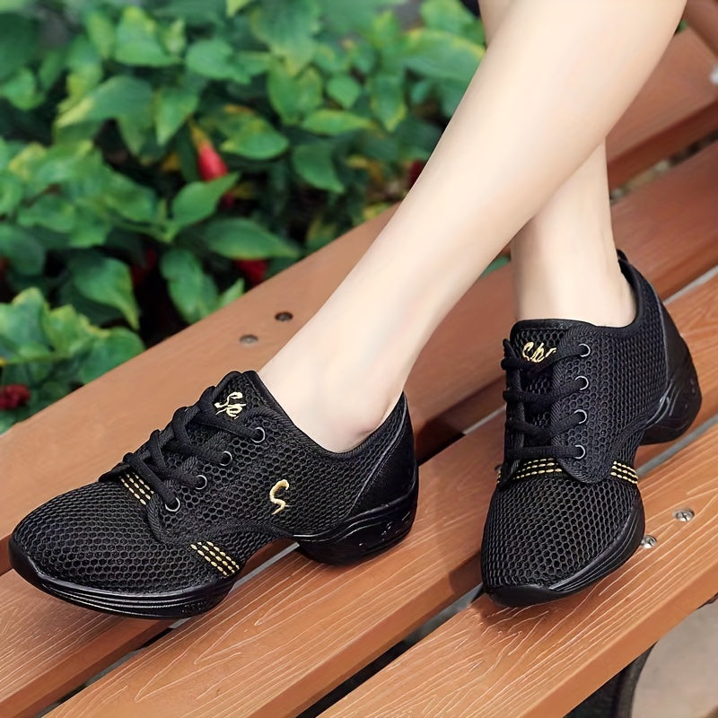 Women's Mesh Low Top Sneakers Breathable Lace-Up Casual Outdoor Sports