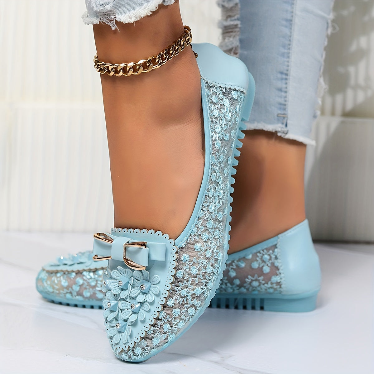 Ayollar uchun tarmoqli tekis poyabzal nafas oladigan yopiladigan kundalik sandallar