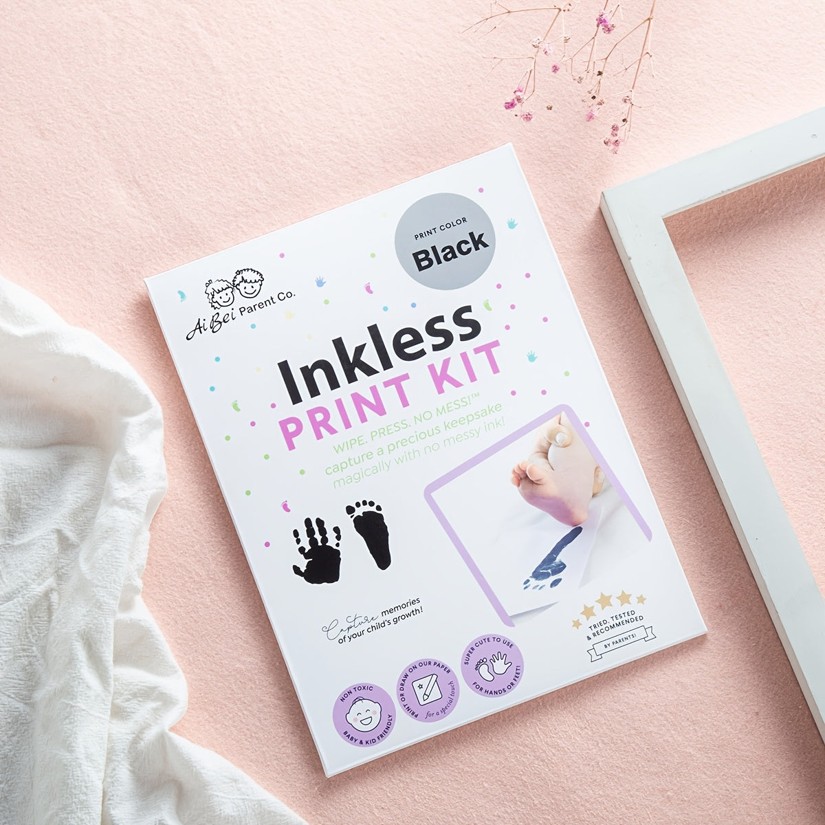 Материнская компания Ai Bei предлагает набор для печати без чернил для детей, обеспечивая безопасный и безбарьерный способ запечатлеть отпечатки рук и ног. Идеально подходит для создания сувениров или в качестве подарков.