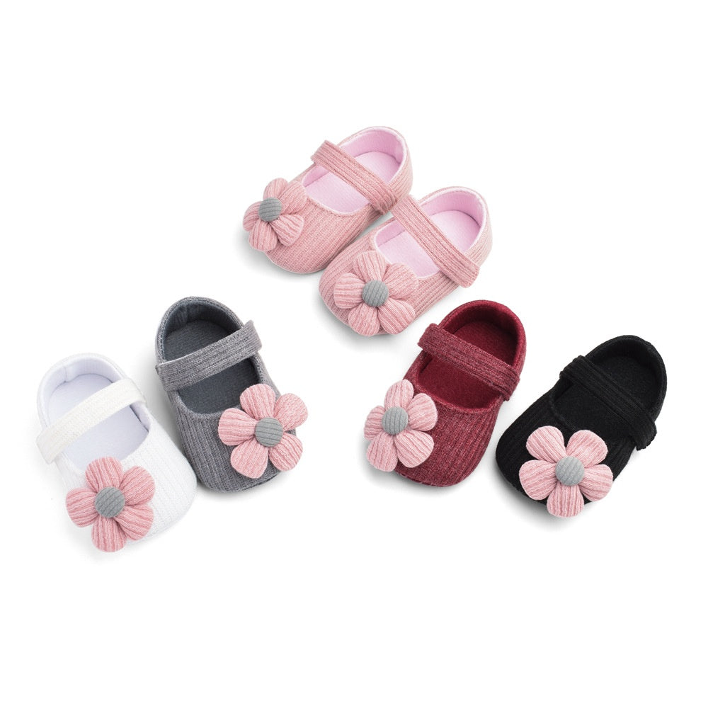 Newborn Baby Girl and Boy Plush Slippers with Flowers Pattern All-Season Fabric Non-Slip Warm Shoes