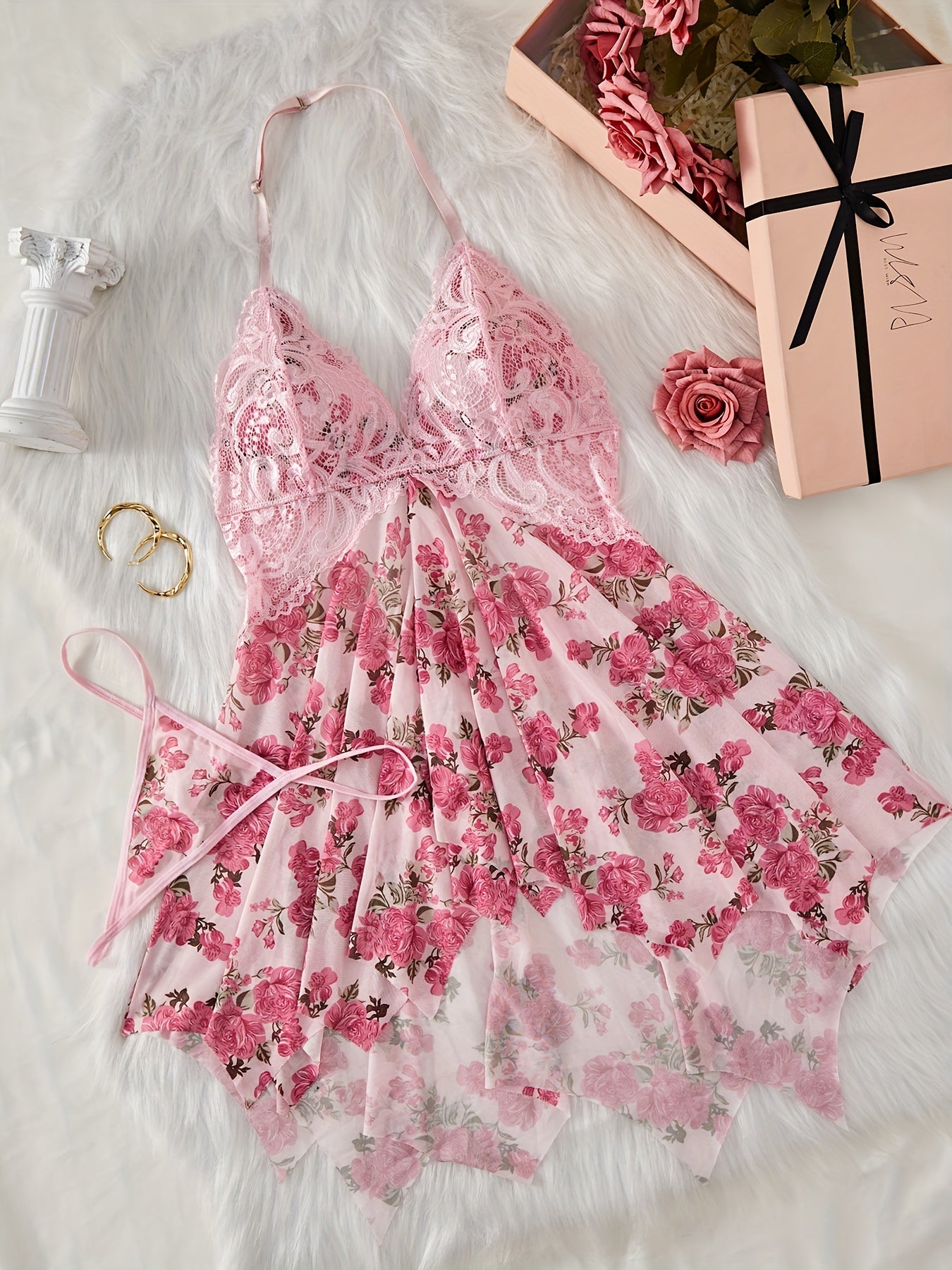 Ayollar uchun jozibali ichki kiyim, chuqur V shaklidagi dantel birikmasi dizayni, bosma naqsh, halter bo'yin va orqa qismi ochiq uslubda.