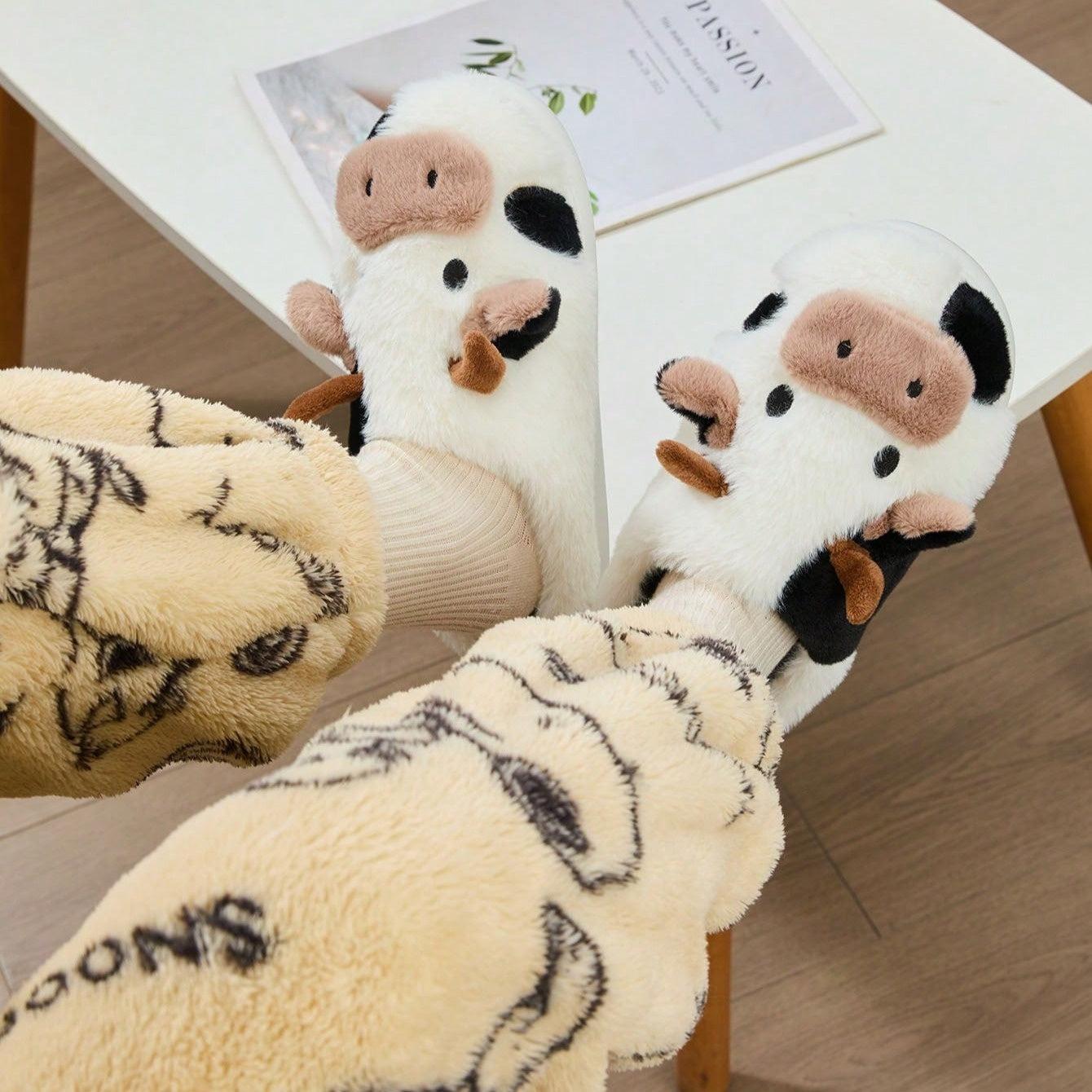 Women's Plush Cow Slippers Warm Thickened Couple's Half-Wrap Footwear