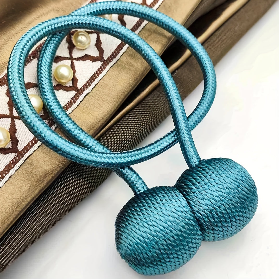 Получите 2 штуки креативных держателей для штор с магнитными пряжками для современного и простого крепления штор. Эти держатели для штор без пробивания идеально подходят для добавления стиля в вашу спальню, гостиную или любое другое место в вашем доме.