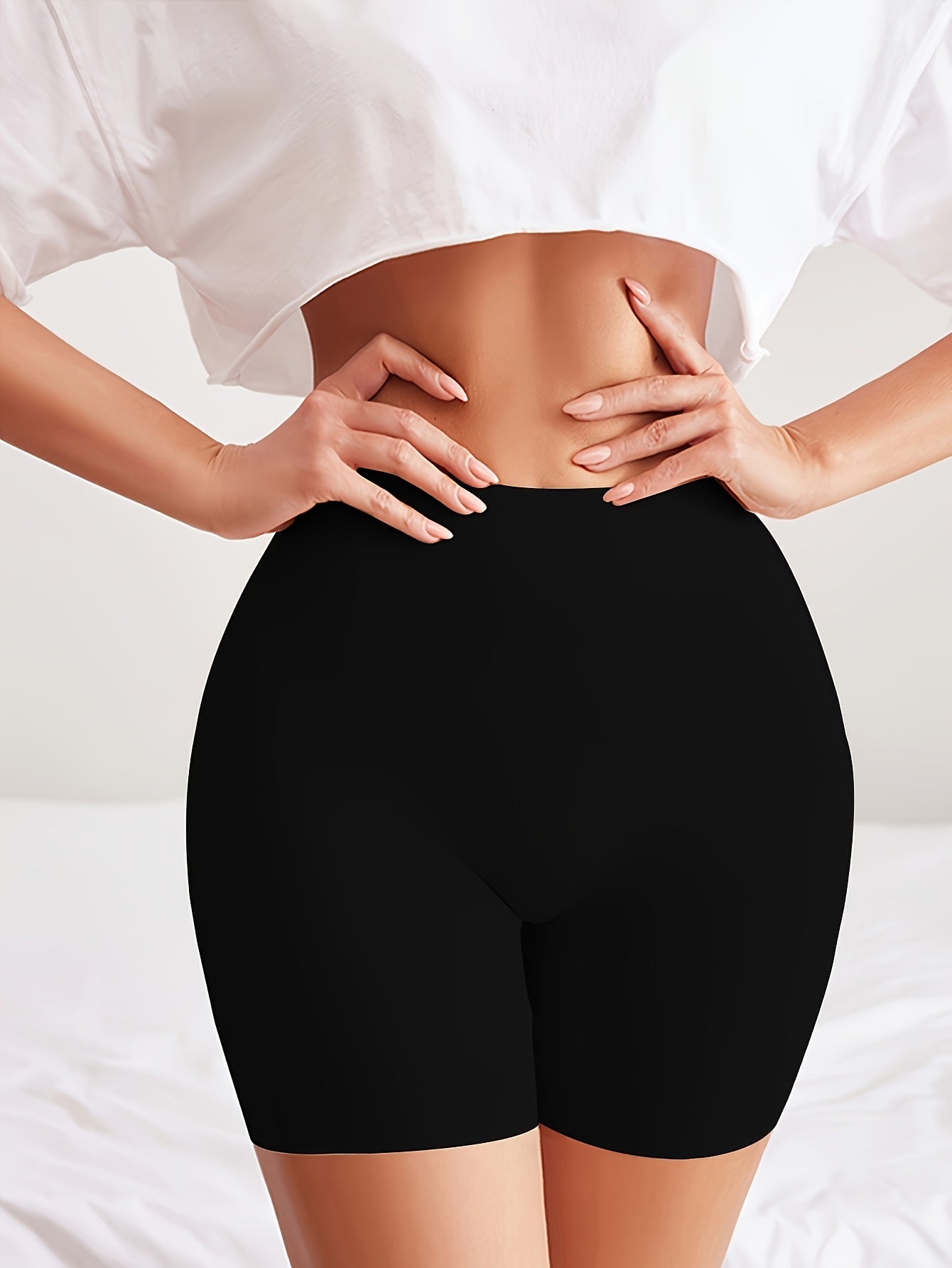 Ayollar uchun yuqori belli xavfsizlik shortlari, shakllantiruvchi va ingichkalashtiruvchi xususiyatlar, qulay va nafas oladigan dizayn, va butlarni ko'taruvchi ta'sir.