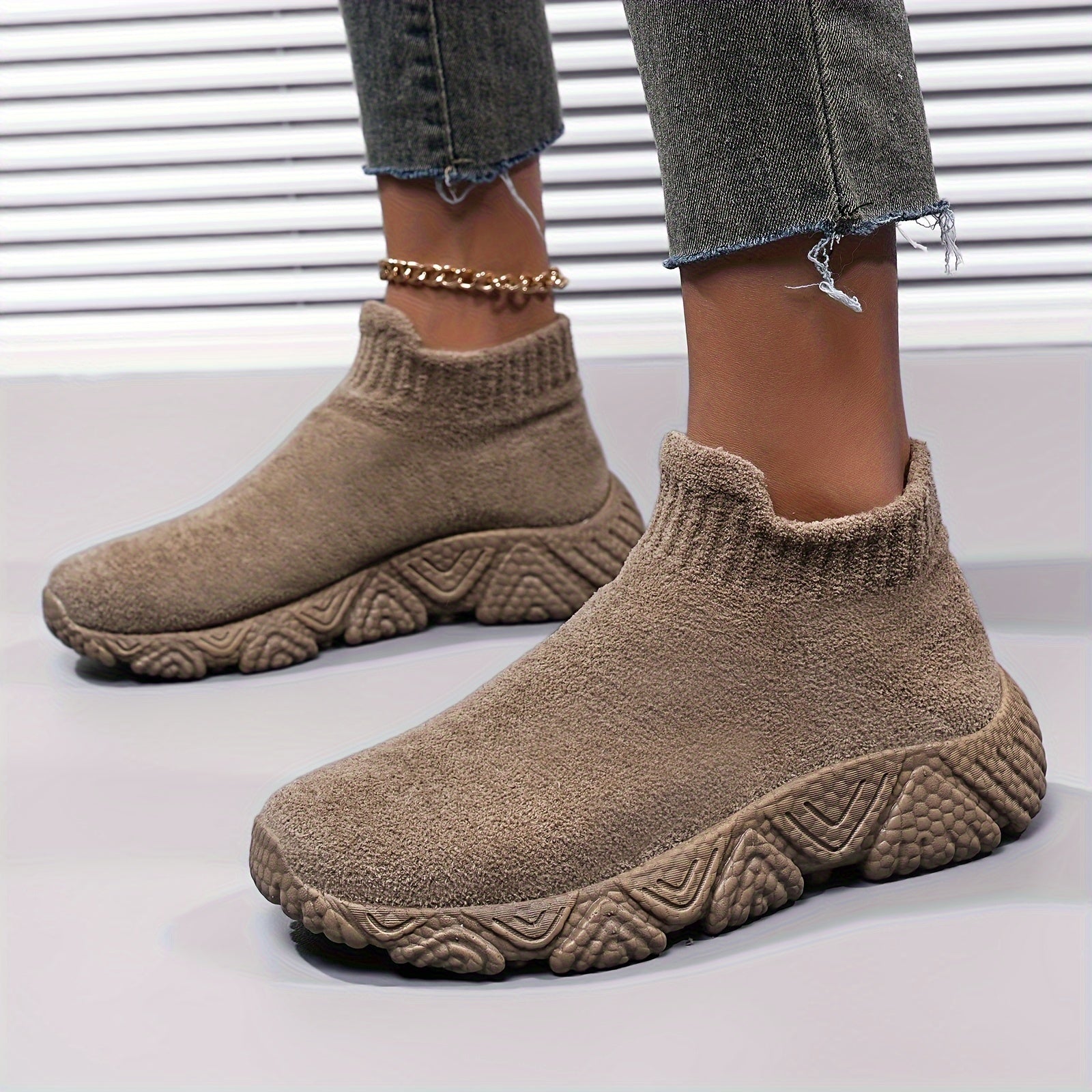 Winter Khaki Shoes for Men with Cloud-Inspired Soles