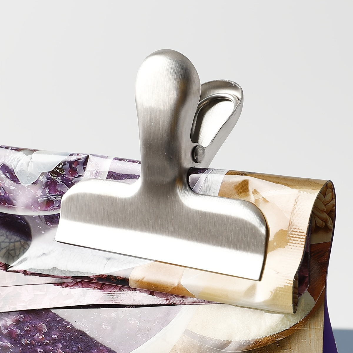 Stainless Steel T-Shaped Food and Snack Clip Moisture-Resistant Kitchen Gadget