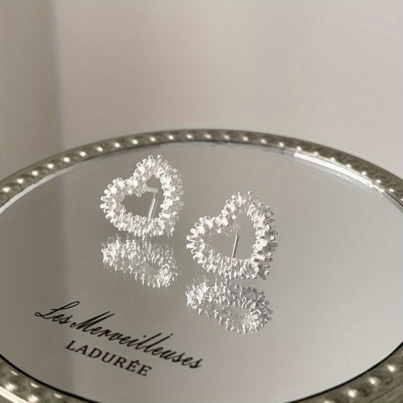 Women's Hollow Heart Earrings Light Luxury Daily Versatile Jewelry
