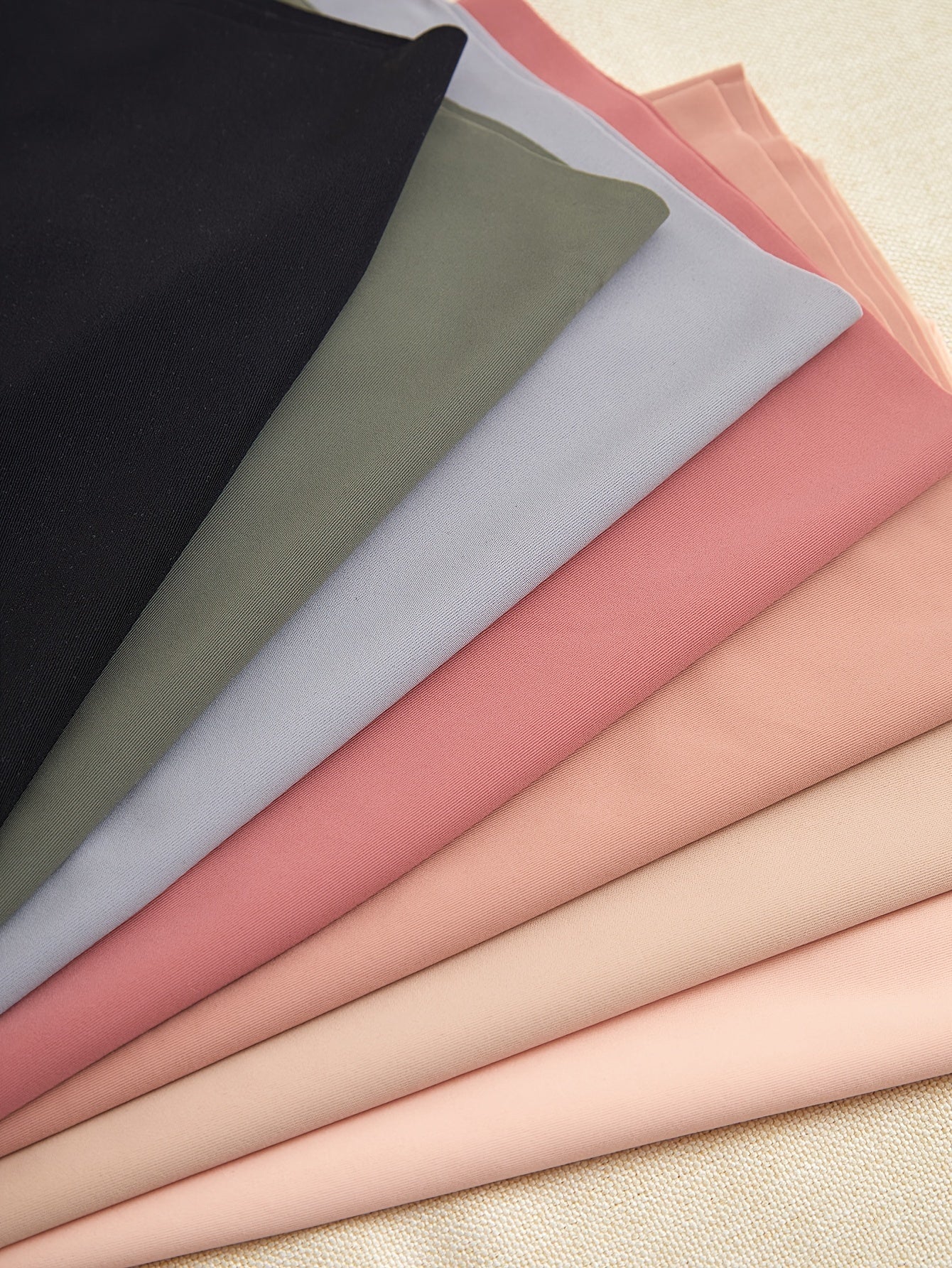 Set of 7 High-Waist Seamless Women's Briefs in Solid Nylon Blend