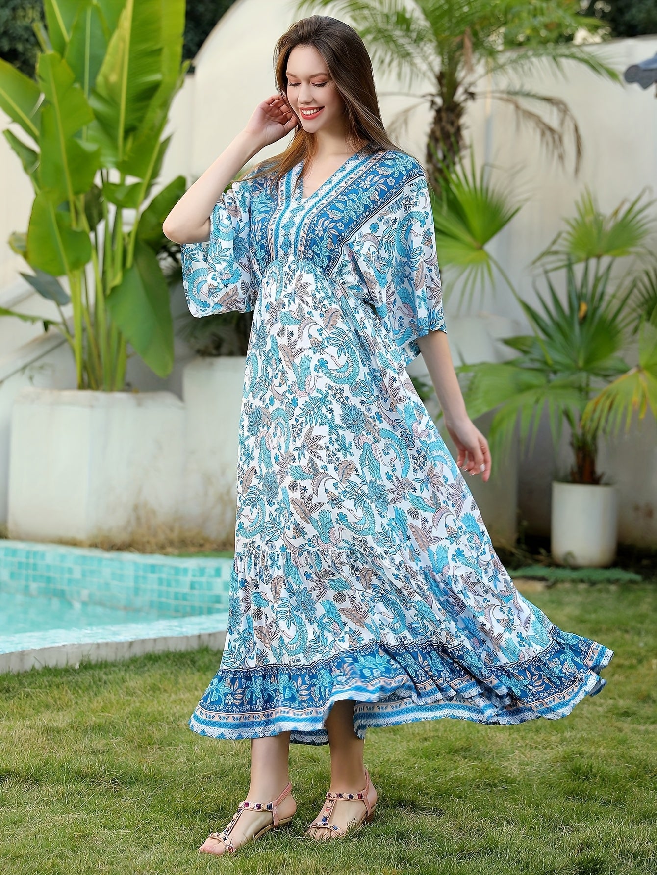 Plus o'lchamli ayollar uchun maxi plyaj kiyimlari etnik uslubda bosma ro'yxat kiyimi