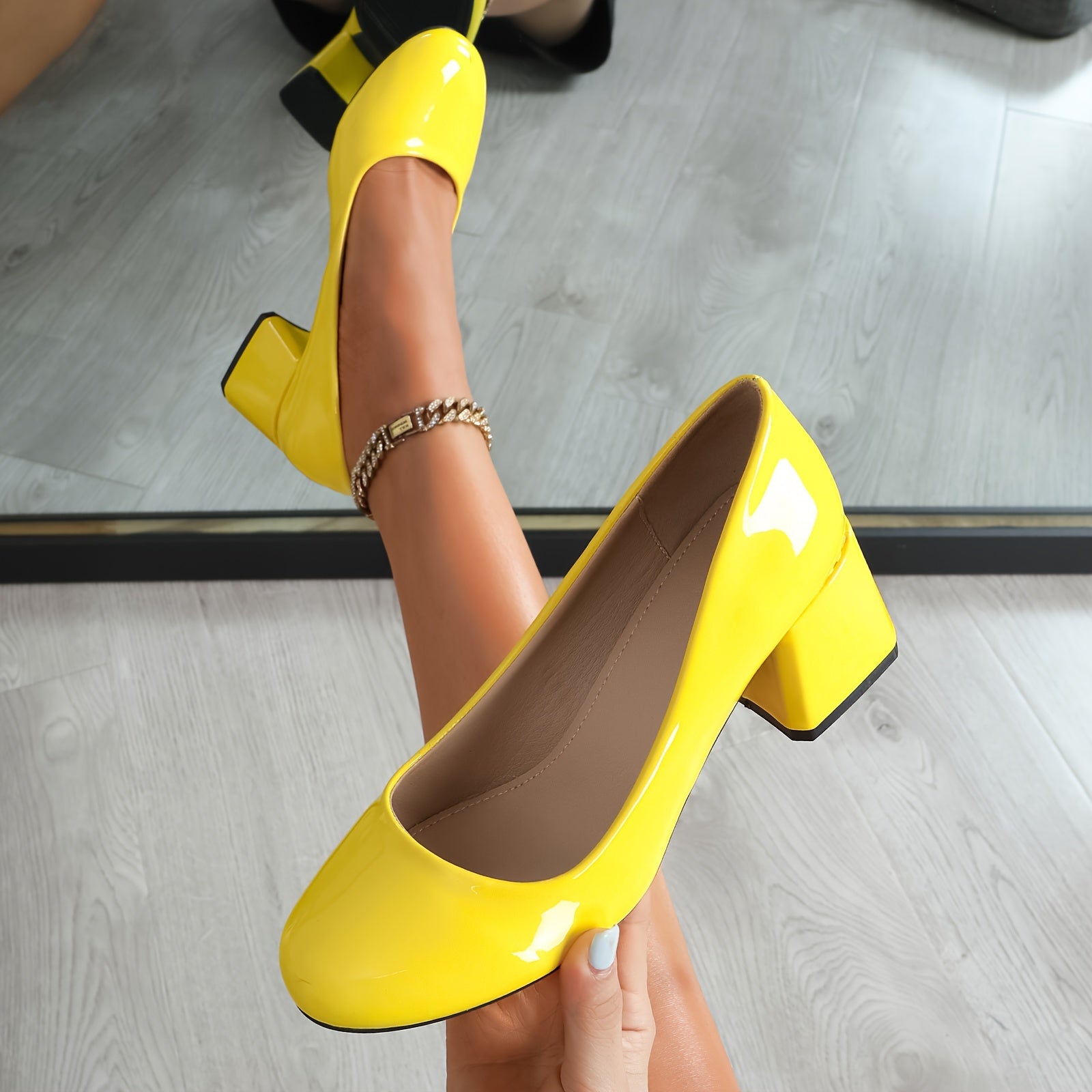 Women's Chunky Heel Pumps Comfortable Lightweight Solid Color Round Toe