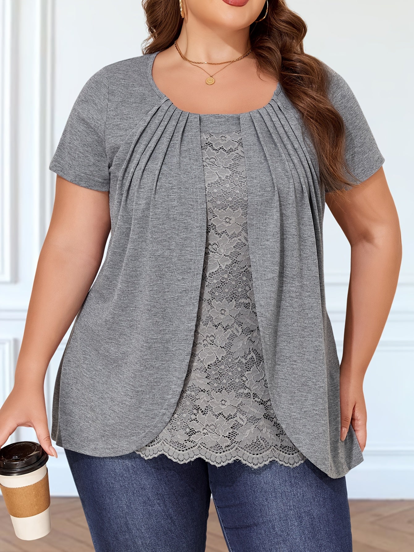 Camiseta de manga corta para mujer talla grande en negro con detalle de encaje