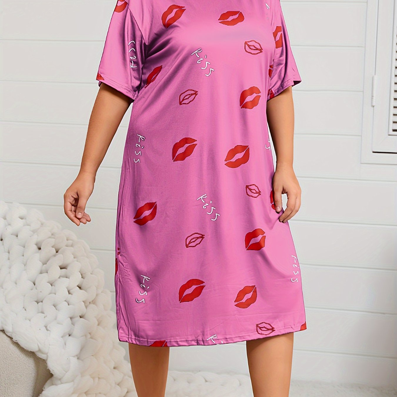 Plus Size Knit Night Dress with Lip Print Casual Lounge Sleepwear