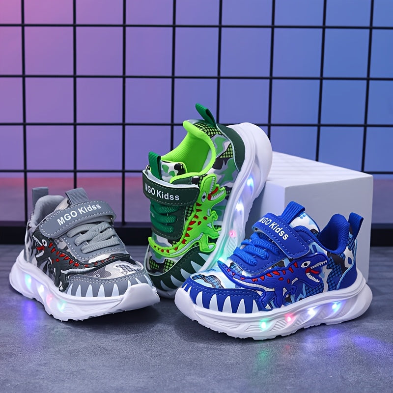 MGO Yoshlar LED Dinosaurus Krossovkalari: O'g'il bolalar uchun qorong'ida porlaydigan T-Rex krossovkalari, chaqnayotgan chiroqlar bilan. Kamuflyaj va mustahkam naqshlar, bog'ich va yopishqoq yopish. Yoshlar uchun ideal.