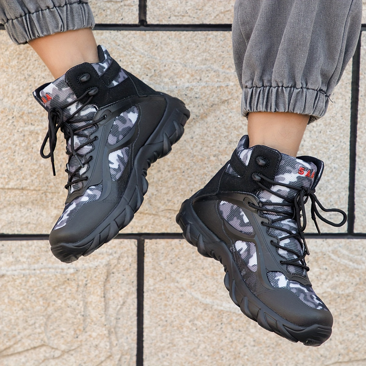 Men's High Top Hiking Boots Durable Outdoor Non-slip Lace Up All-Season Solid Color