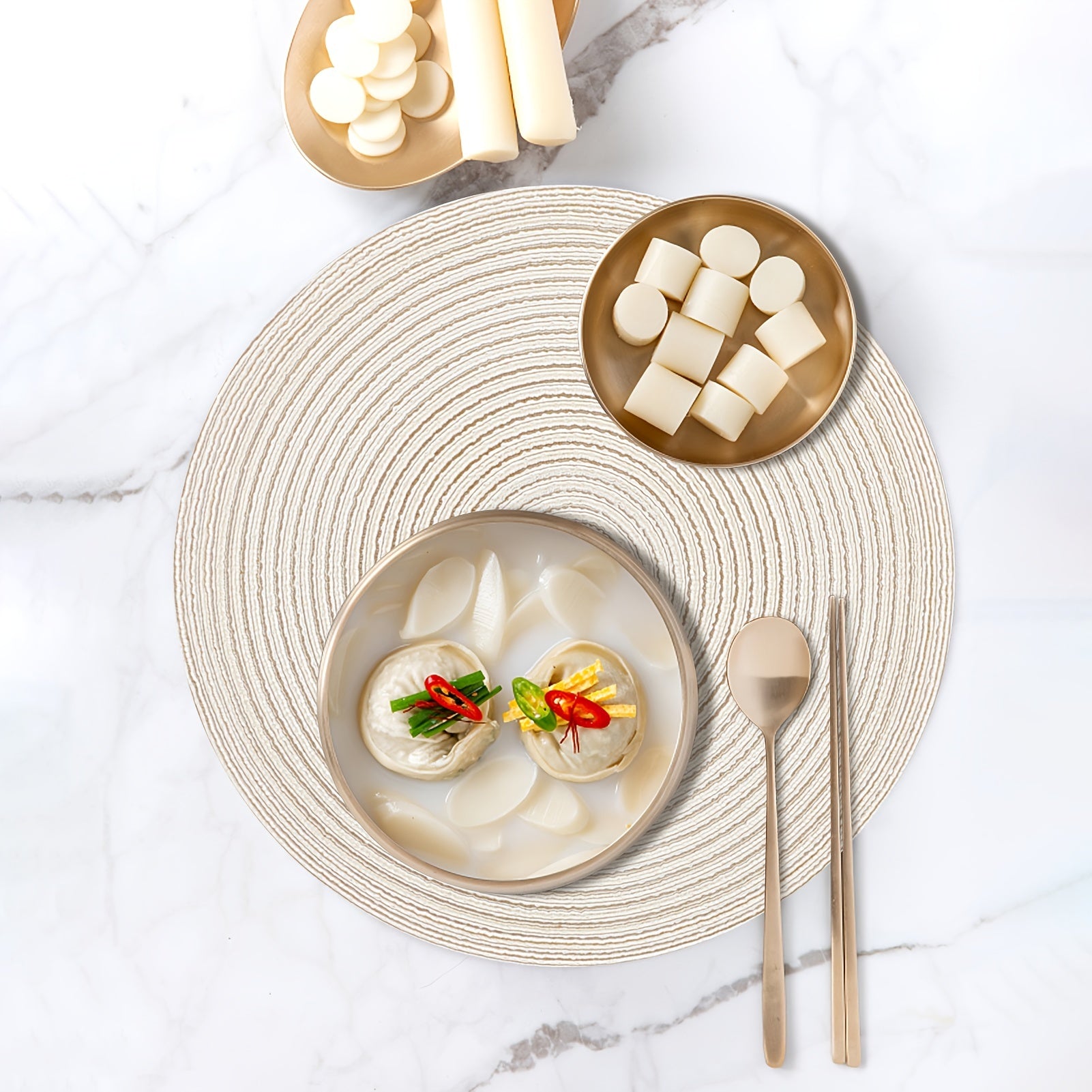 Set of 6 Round Braided Placemats Solid Colors Washable Heat-Insulating Table Mats for Indoor Outdoor Use